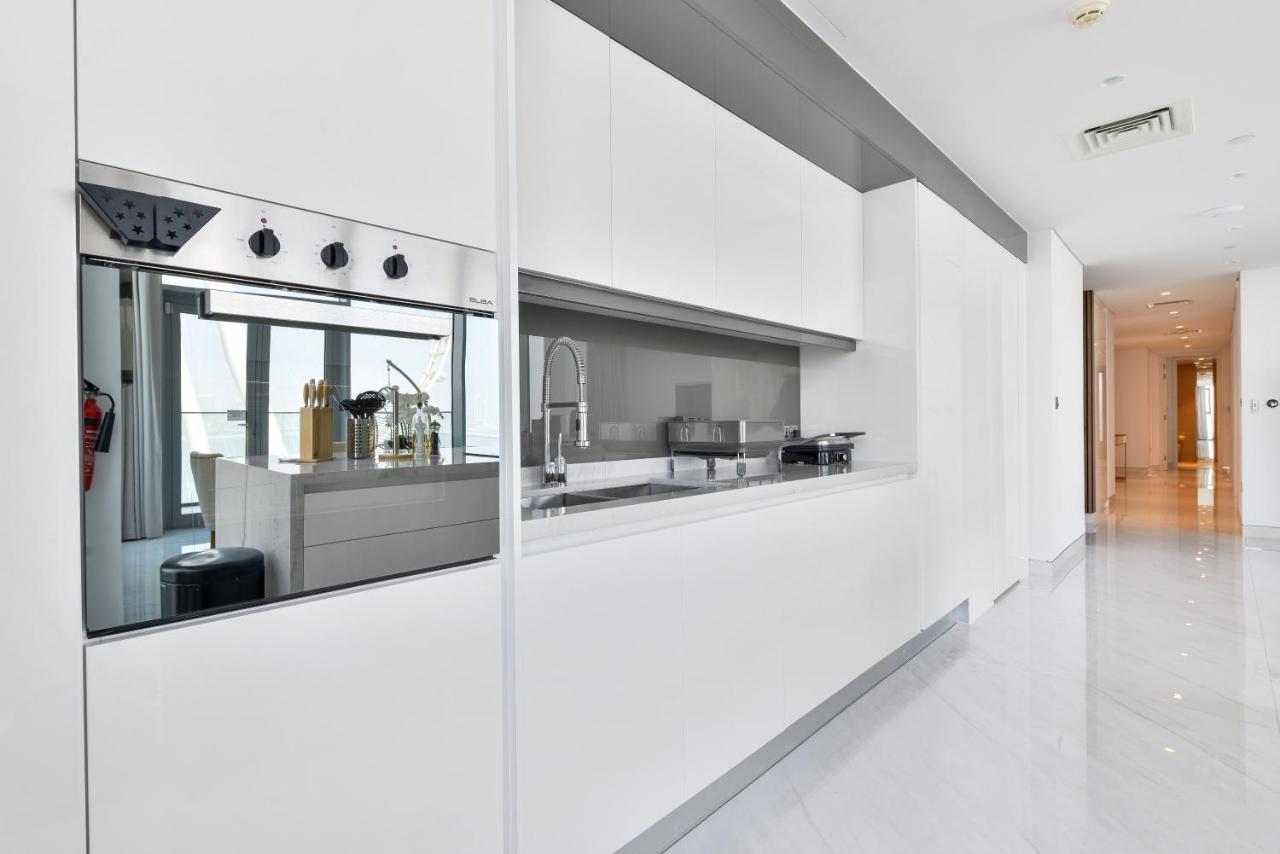Spectacular 3 Bedroom Condo With Maids Room Facing The Dubai Eye Exterior foto